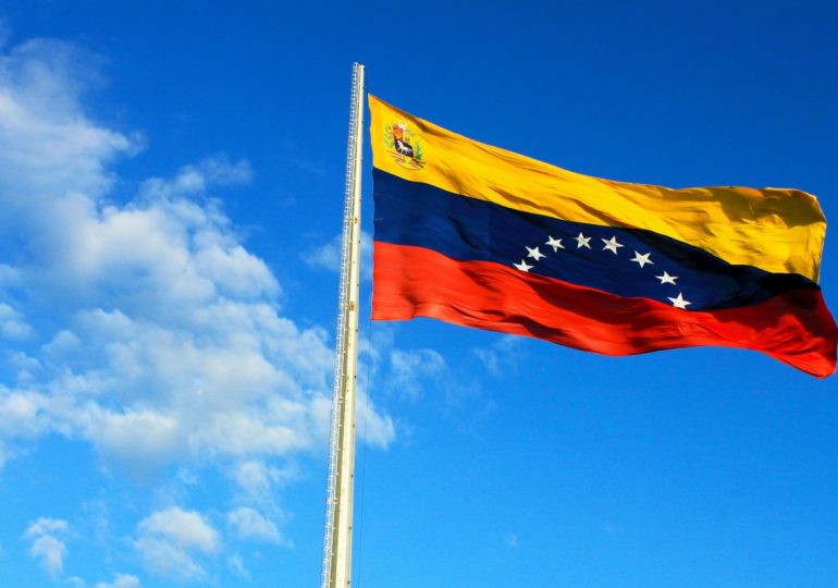 Власти Венесуэлы планируют осуществлять расчеты в юанях